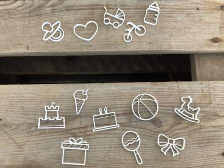 Cake Topper 2-zeilig mit Name und Datum + Motiv Cake Topper 2-zeilig mit Name und Datum + Motiv