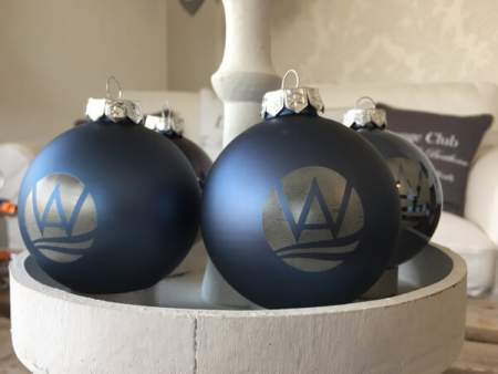 4 Christbaumkugeln / Weihnachtskugeln jeansblau 80 mm graviert 4 Christbaumkugeln / Weihnachtskugeln jeansblau 80 mm graviert