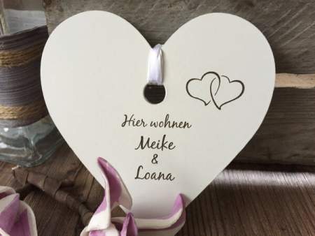 Dekoherz weiss lackiert mit schöner Schriftart Dekoherz weiss lackiert mit schöner Schriftart